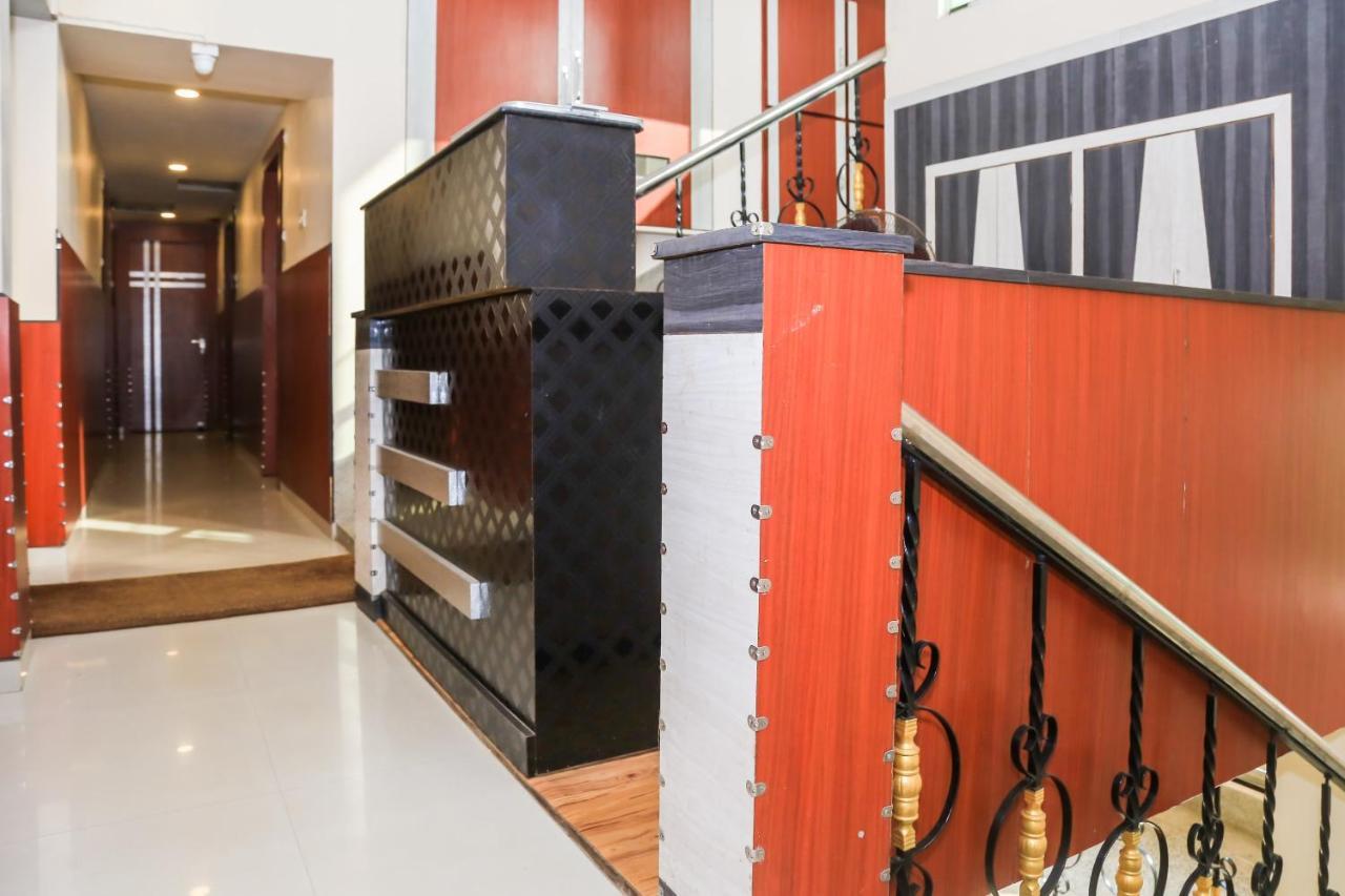 Oyo Hotel Executive Inn 阿加尔塔拉 外观 照片